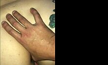 Selbstgemachtes Video, in dem eine geile MILF ihren großen Arsch gefickt und besamt wird