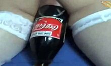 Gravid flickvän njuter av hemgjord sexleksak i HD-video