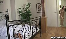 체코 미녀가 깎인 보지를 먹고 바람난 자지를 타는 집에서 만든 비디오
