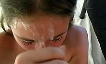 Млада приятелка получава лицето си кремпай за първи път