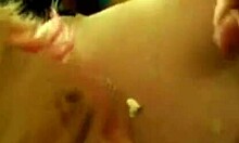 Požiranje videoposnetka, kako jedo slano spermo