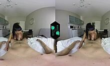 VR - Napalona para w gorącej, parującej akcji w łóżku