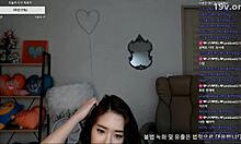 Amatőr koreai lány webkamerás szopást ad