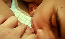 शौकिया बहन की एक विशेष पीओवी वीडियो जिसमें उसकी योनि को चाट और उंगली दी जाती है