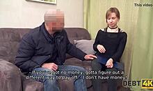 Seks kasar untuk wang: Pelajar Rusia Alice Klay mengambil hutang dalam 4k