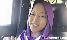 Грудастая мусульманская подростка подбирается для жесткого секса на щенках
