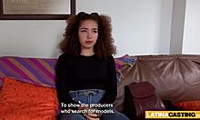 Estudiante latina con tetas naturales es follada duro en un casting falso