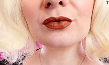 Lipstik, jejaring, dan lollipop: Pengalaman masturbasi solo dengan Arya Grander